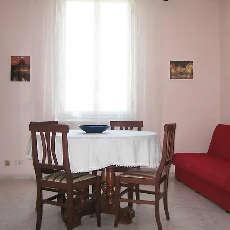 فندق مبيت وإفطار Tibur Station Holiday