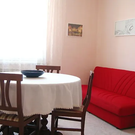 فندق مبيت وإفطار Tibur Station Holiday